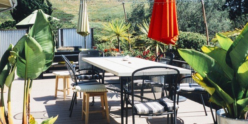 garden-table-terrace