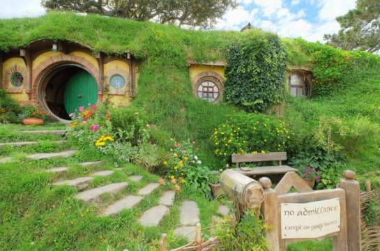 10 locuinte incredibile care nu credeai ca exista hobbit house
